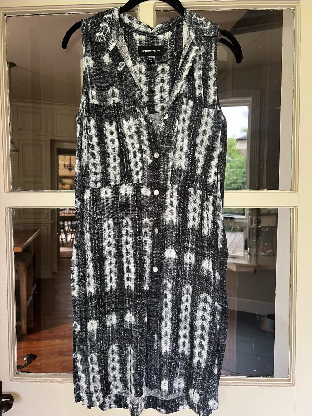 Fifteen Twenty Sleeveless Button-Front Tunic | XS | Black & White Abstract Print